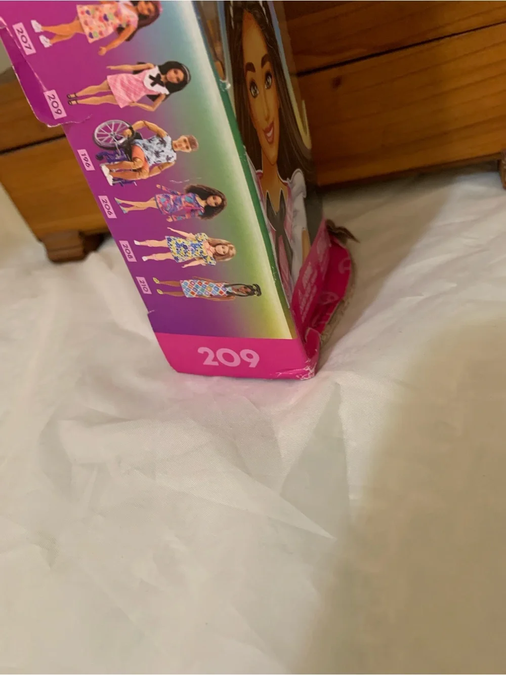 BAD BOX Barbie Fashionista 209 NIB NRFB